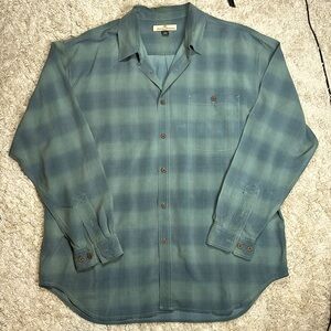 Tommy Bahama Men's 100% Silk Button Down Shirt. Blue/Green, Size XL